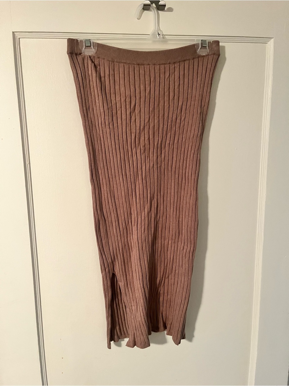 Pink Lily Ribbed Midi Skirt in Mauve